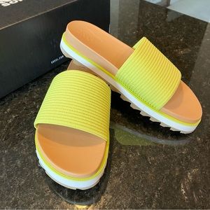 New Sorel Roaming Easy Slide Sandals, Casual Stretch Yellow Lime Green Slides, 8